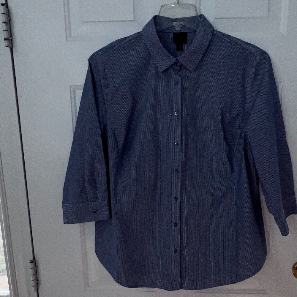 Worthington Women Blue pinstripe Button front ¾ length Sleeve Blouse